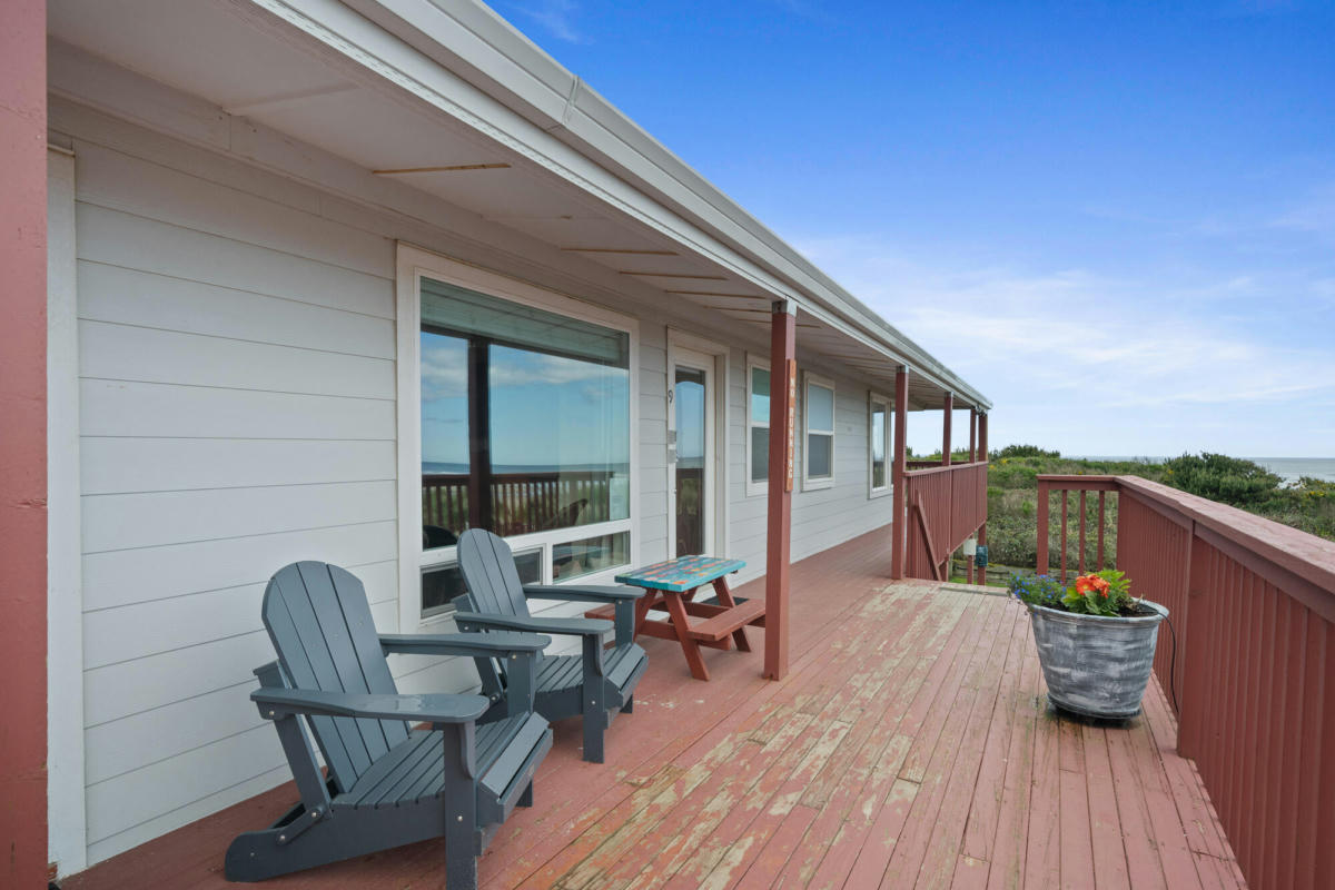 621 S PACIFIC ST # 9, ROCKAWAY BEACH, OR 97136, photo 1 of 33